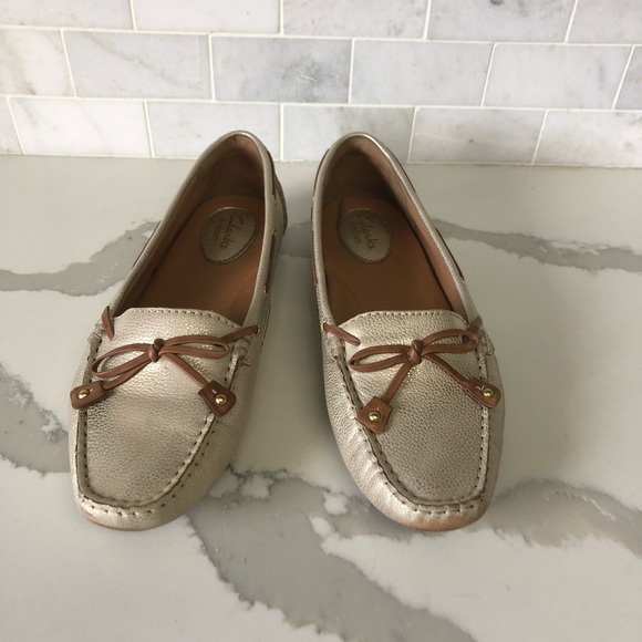 Clark’s artisan champagne loafer - Picture 2 of 4